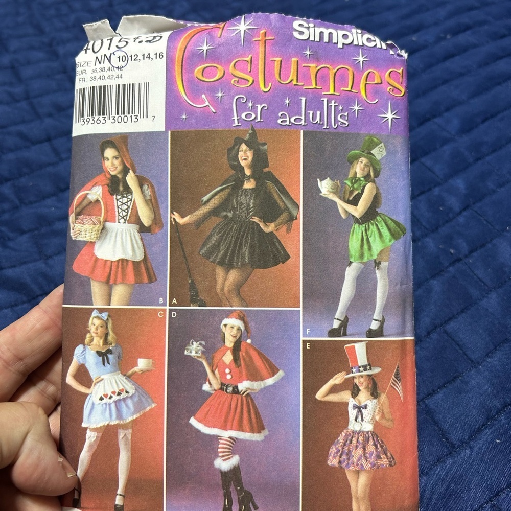 Simplicity 4015 Adult Costume Pattern -  cut to 10 some pieces 10-12-14-16